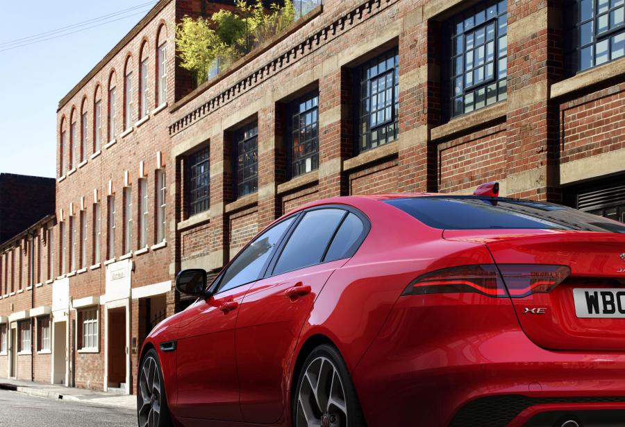 Детали экстерьера Jaguar XE P300 R-Dynamic 2019 года  (WW) (фото 6 из 51)